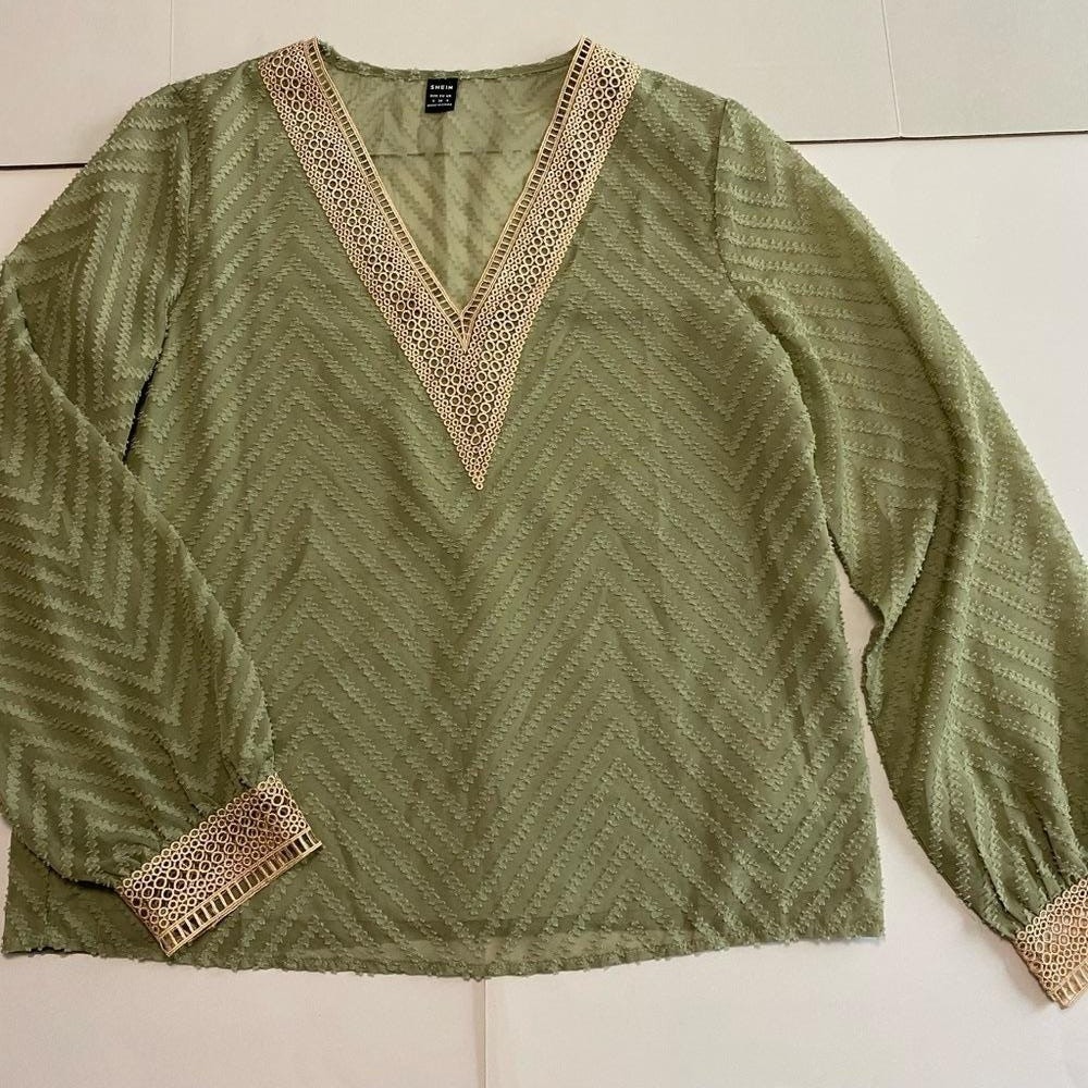SHEIN Sage Green Long Sleeve Textured Fabric with V-neck Cream Lace and Sleeves